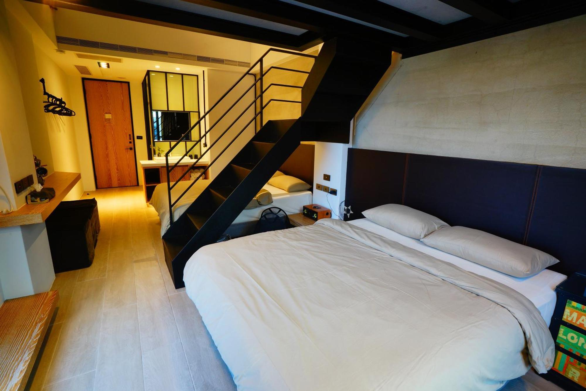 Pathway Inn Манонг Екстериор снимка