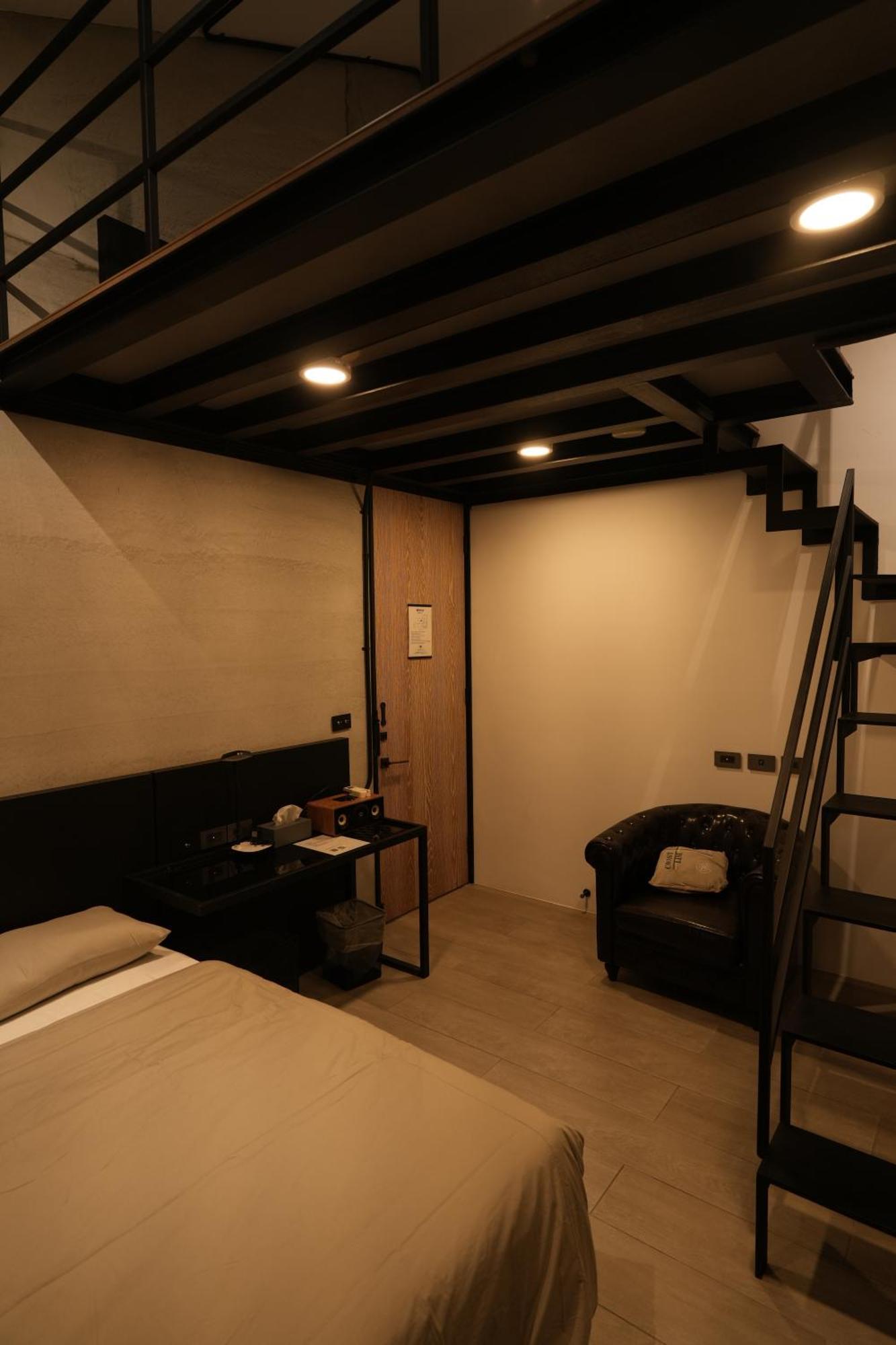 Pathway Inn Манонг Екстериор снимка