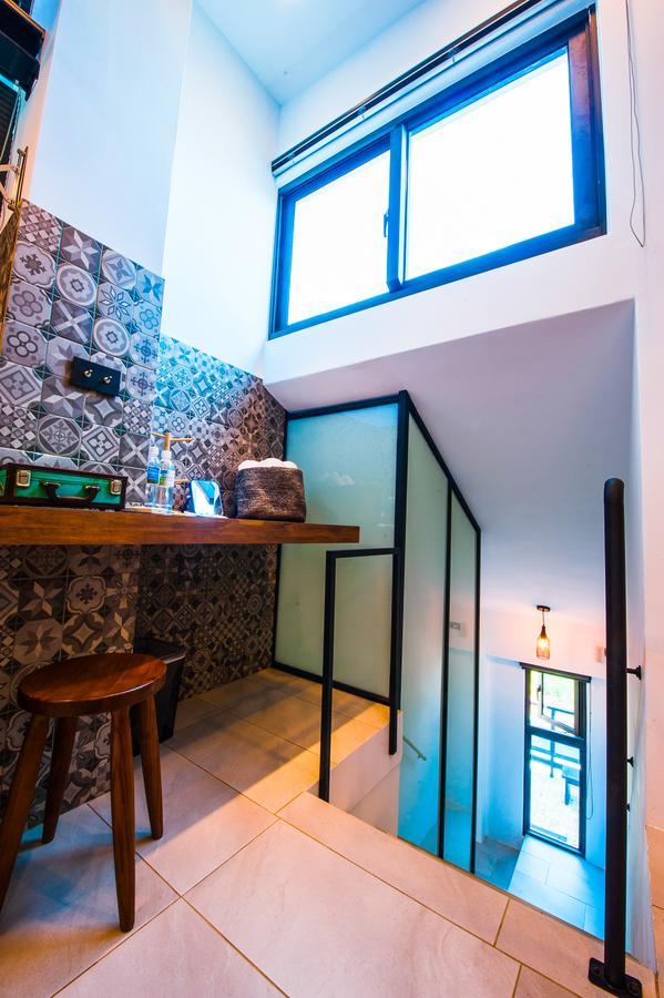 Pathway Inn Манонг Екстериор снимка